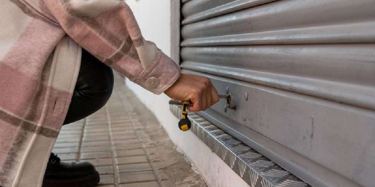 Locksmith in Calne and Ratford.